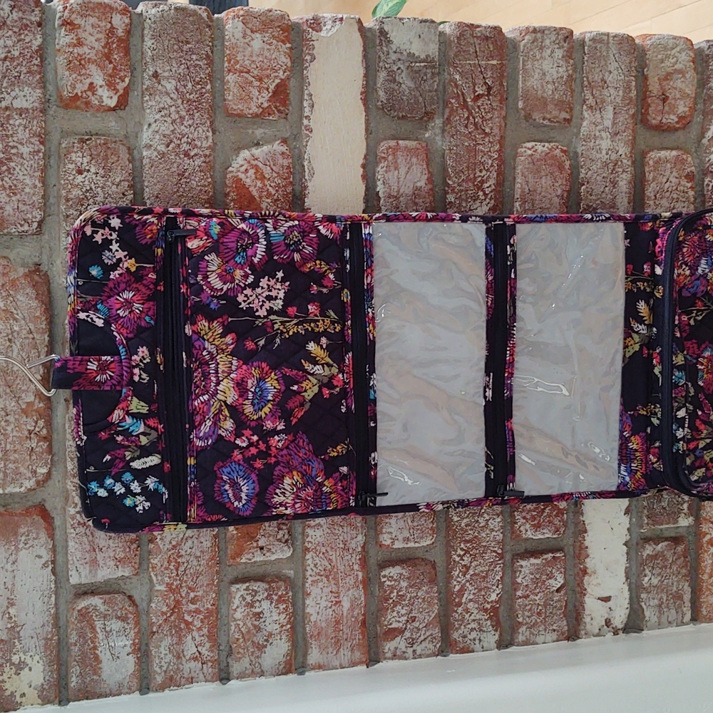 Vera Bradley cosmetic hanging bag. Travel toiletry bag.